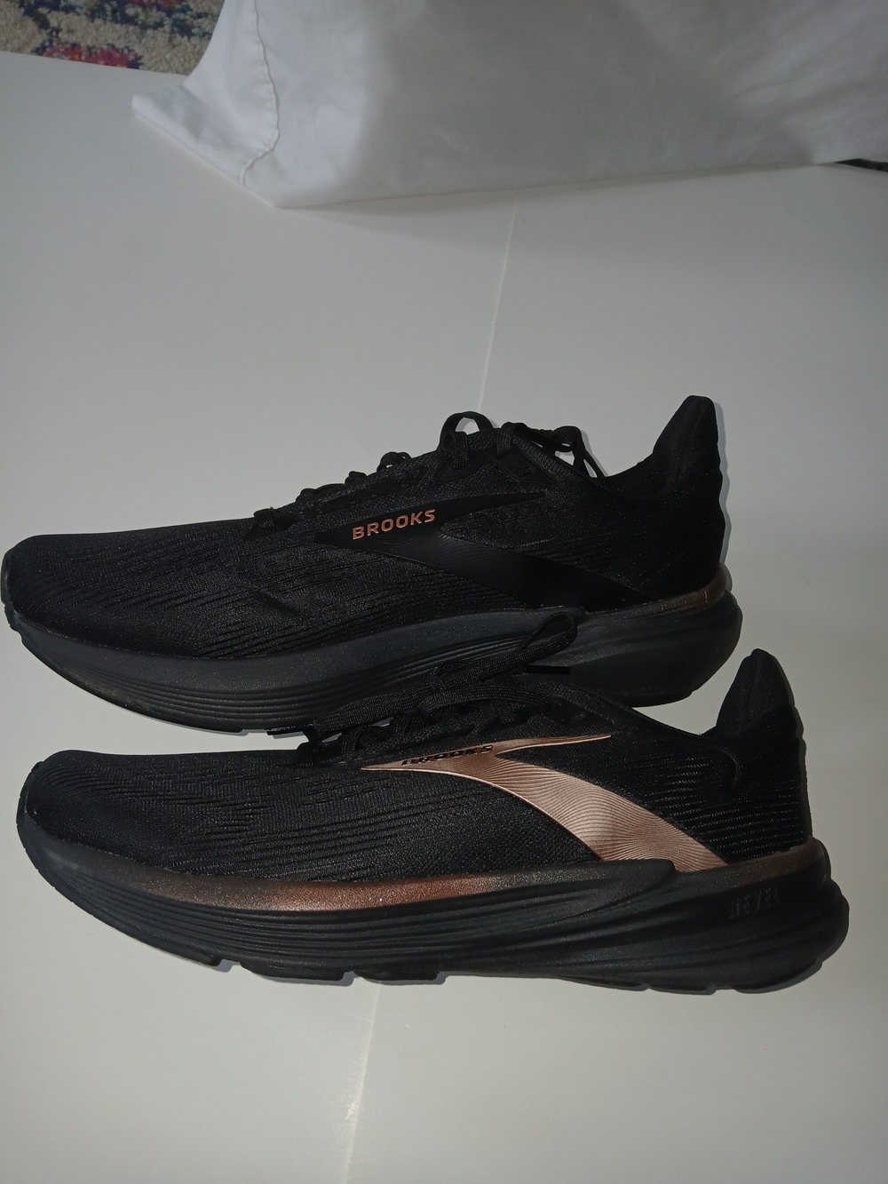 Women's Brooks Revel 8, Black/Black/Rose Gold, 12 Medium US